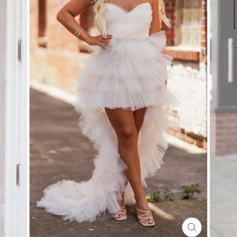 Champagne/white dress